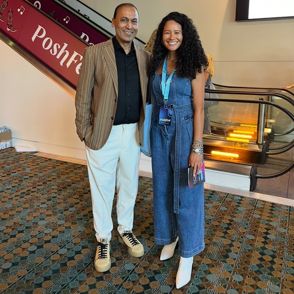 𝗛𝗲𝘆 𝗜’𝗺 𝗞𝗲𝗻𝘇𝗶𝗲 🙋🏽‍♀️ 𝗝𝗼𝗶𝗻 𝗺𝘆 𝗟𝗜𝗩𝗘 𝘀𝗵𝗼𝘄𝘀 𝘄𝗲𝗲𝗸𝗱𝗮𝘆𝘀 𝗮𝘁 𝟳𝗮𝗺 𝗖𝗧!🌞 - Picture 4 of 16